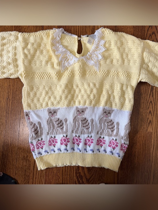 Sweater Loft Sweaters - Yellow Lace-Collar Scoop Neck Cat-Pattern Sweater
